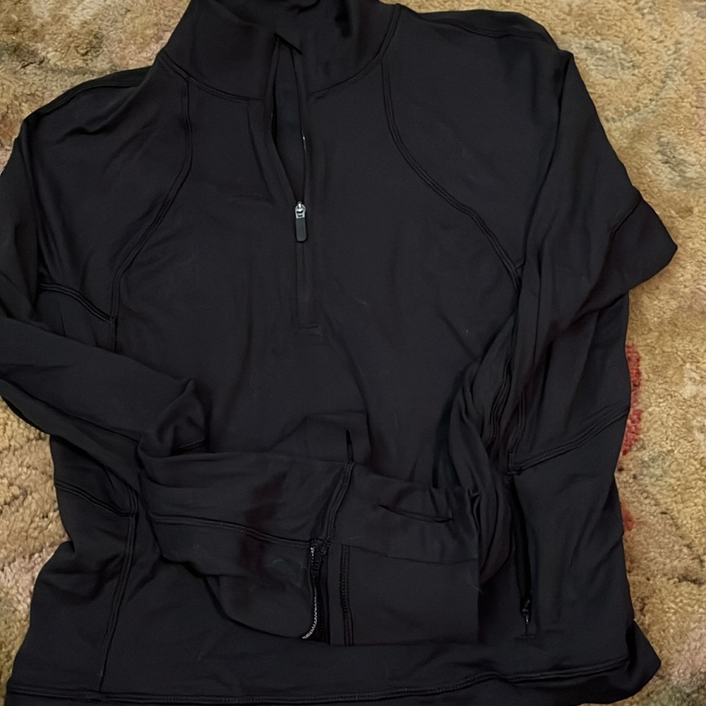 Lululemon black long sleeve three-quarter pull over Size 6